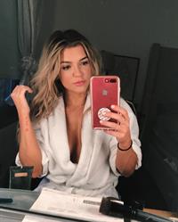 Nikki Blackketter taking a selfie