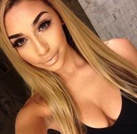 Chantel Jeffries taking a selfie