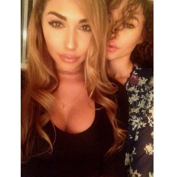 Chantel Jeffries taking a selfie