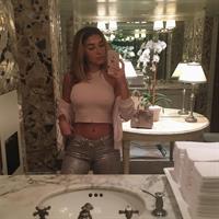 Chantel Jeffries taking a selfie