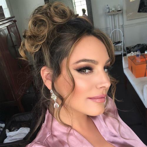 Kelly Brook taking a selfie