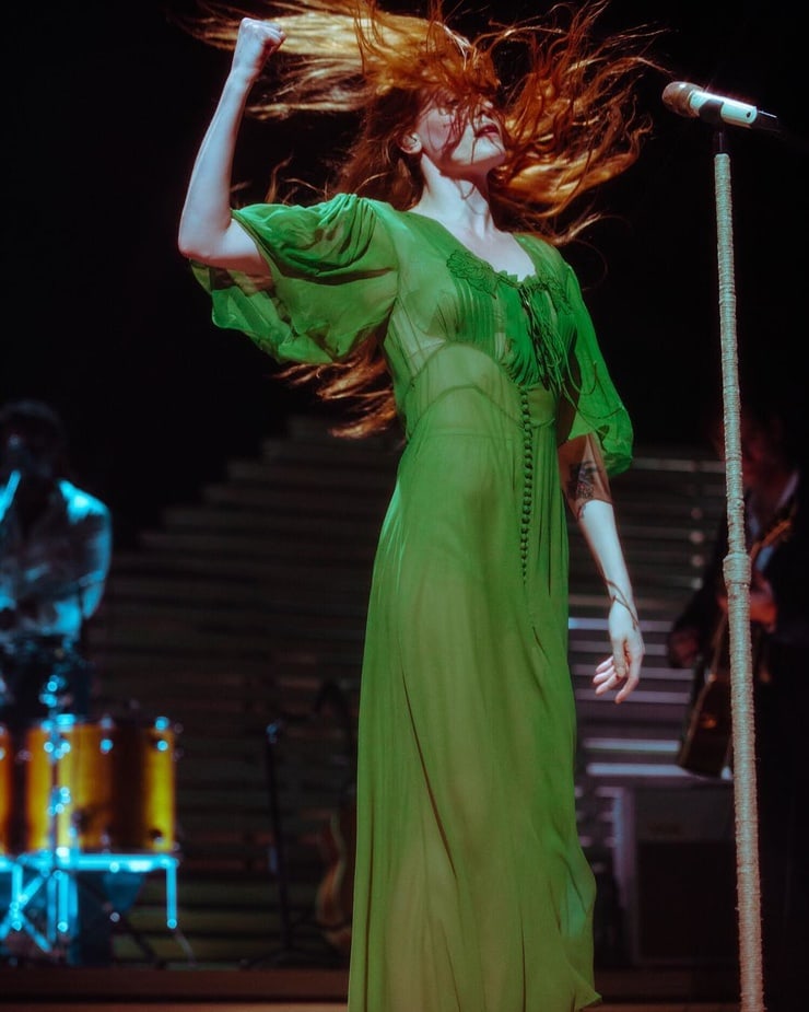 Nude florence welch Raquel Welch