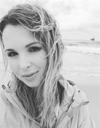 Kirsten Prout taking a selfie