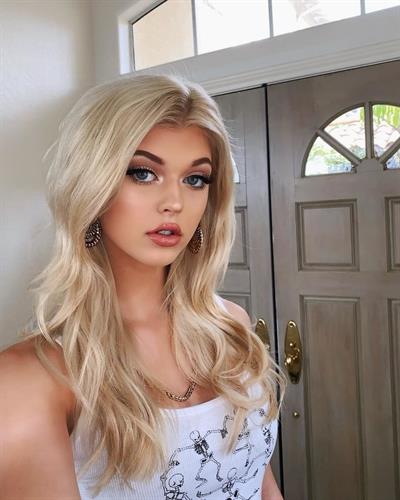 Loren Gray taking a selfie