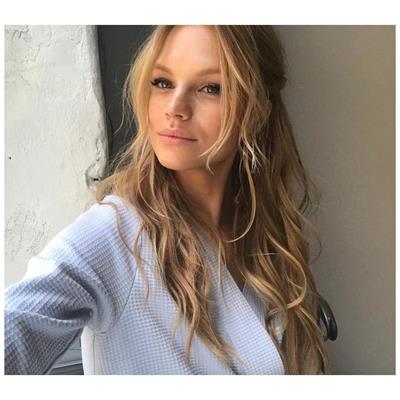 Nadine Leopold taking a selfie