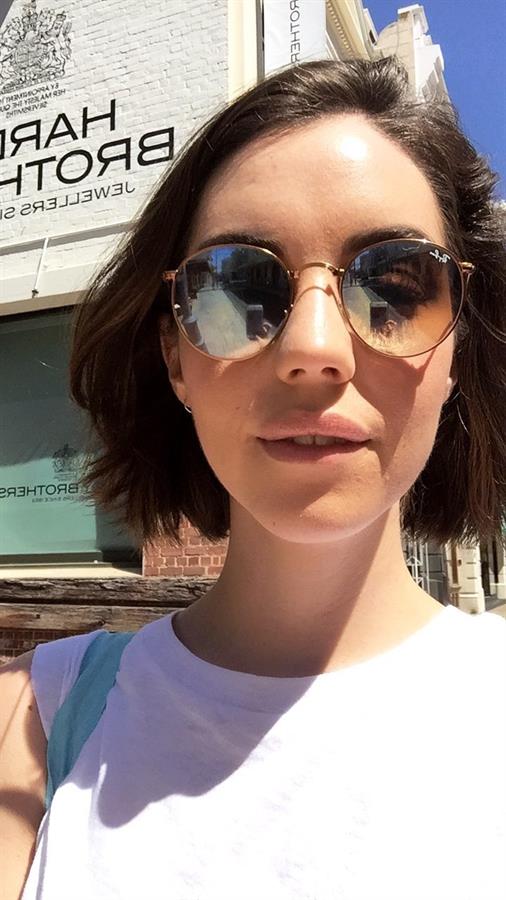 Adelaide Kane taking a selfie