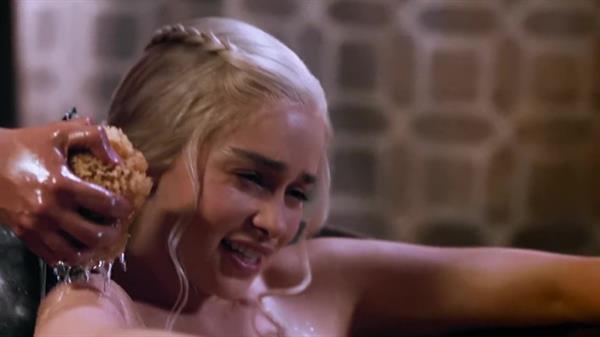 Emilia Clarke - Game of Thrones S3E8