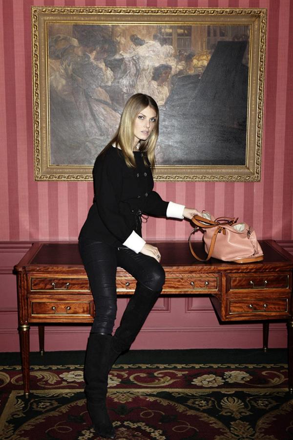 Angela Lindvall