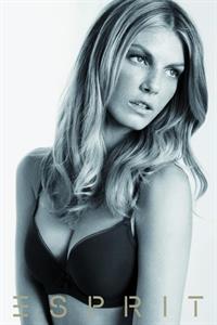 Angela Lindvall