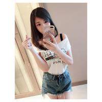 vivian19941008 taking a selfie