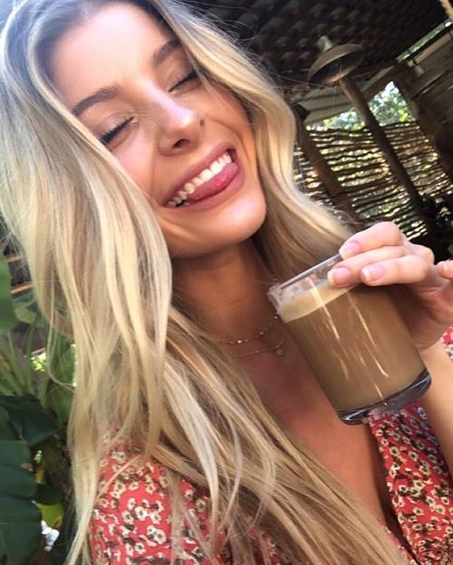 Ashley Marie Dickerson taking a selfie