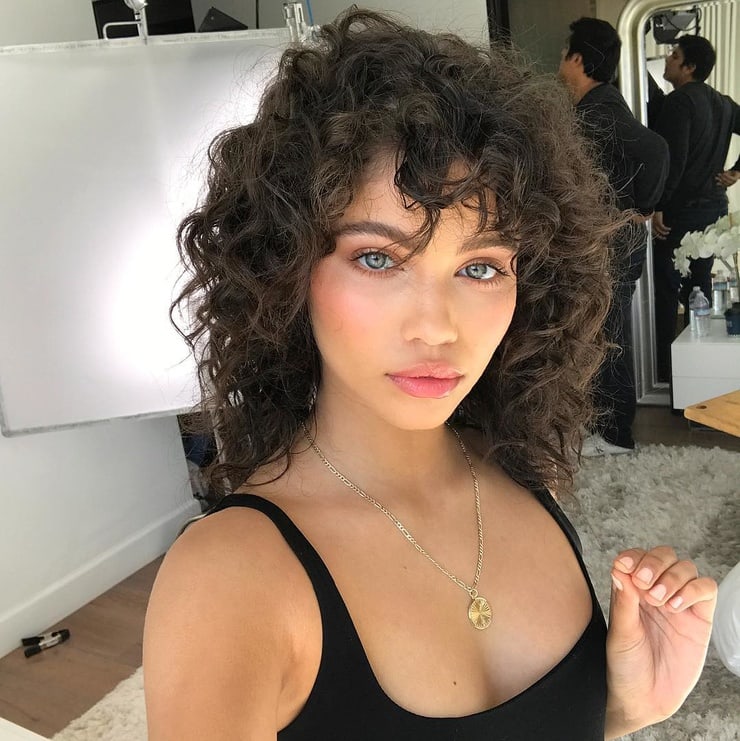 Audreyana Michelle taking a selfie