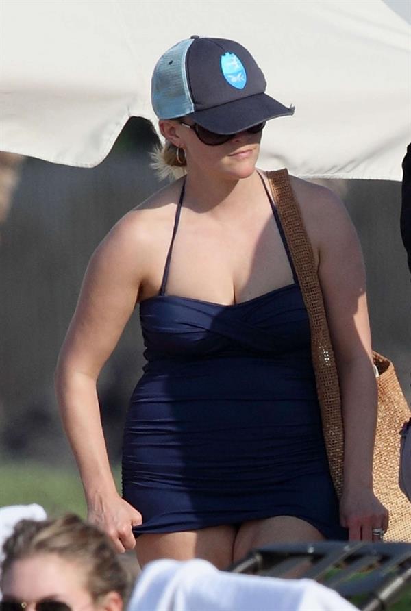 Reese Witherspoon in a bikini