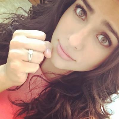 Bárbara Islas taking a selfie