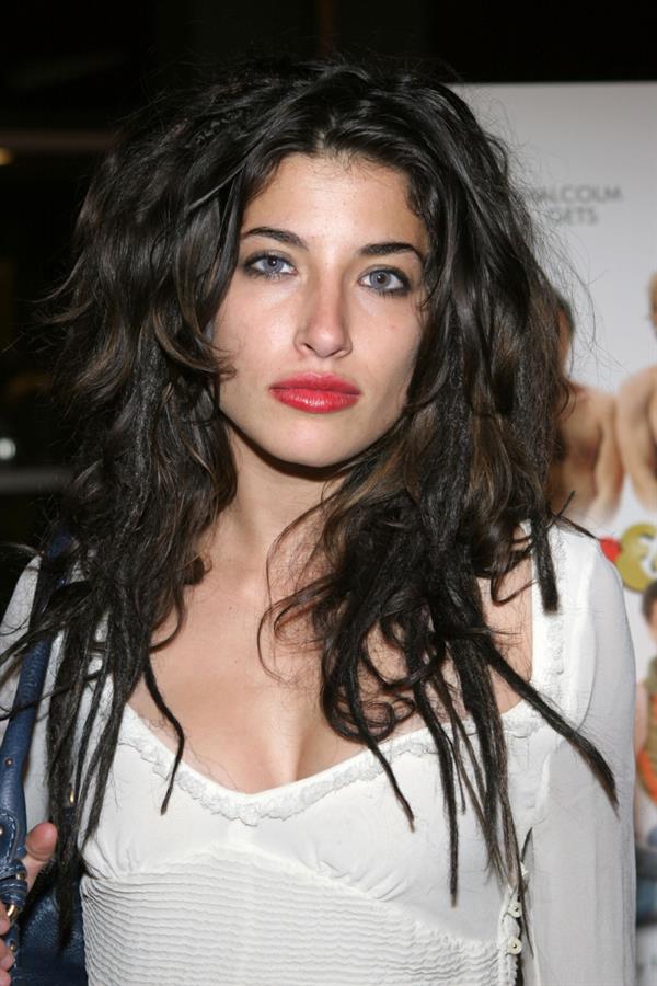 Tania Raymonde