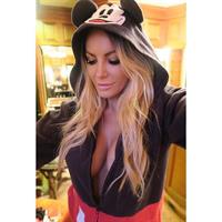 Crystal Harris taking a selfie