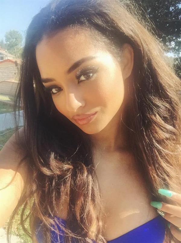 Jessica Jarrell taking a selfie