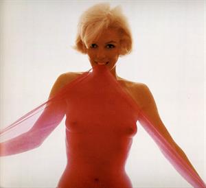 Marilyn Monroe - breasts