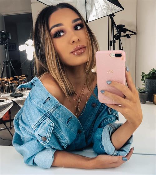 Shani Grimmond taking a selfie