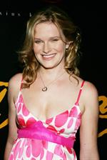 Nicholle Tom
