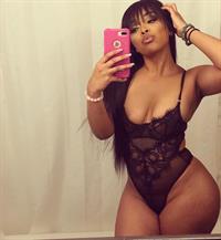 Tiara Yvonne in lingerie