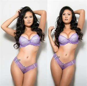 Ela Pasion in lingerie