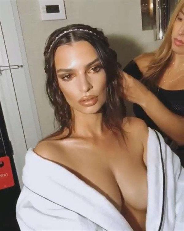 Emily Ratajkowski