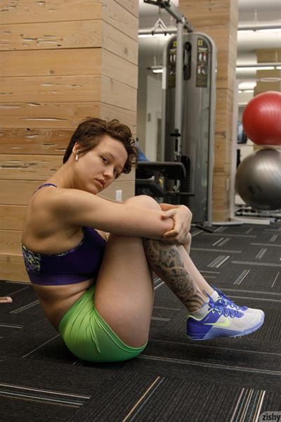 Sabrina Nichole Works Out