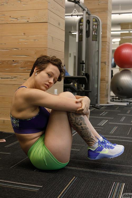 Sabrina Nichole Works Out