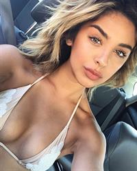 Nadia Mejia taking a selfie