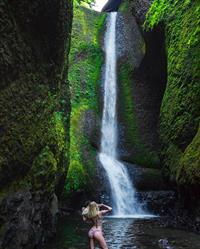 Sara Jean Underwood in a bikini - ass
