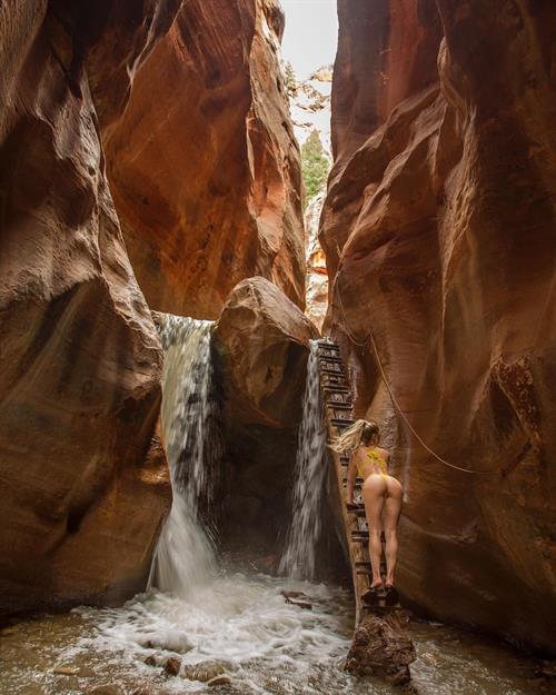 Sara Jean Underwood in a bikini - ass