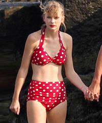 Taylor Swift Bikini Pictures Taylor Swift in a bikini