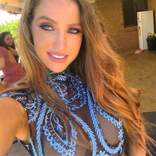 Ashley Mason taking a selfie