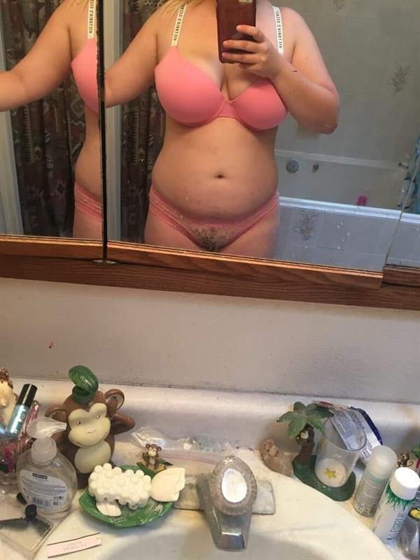 Stephanie Elliott in lingerie taking a selfie