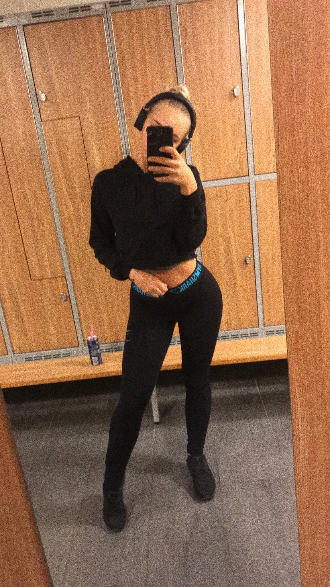 stina jonsson taking a selfie