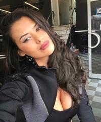 Eva Padlock taking a selfie