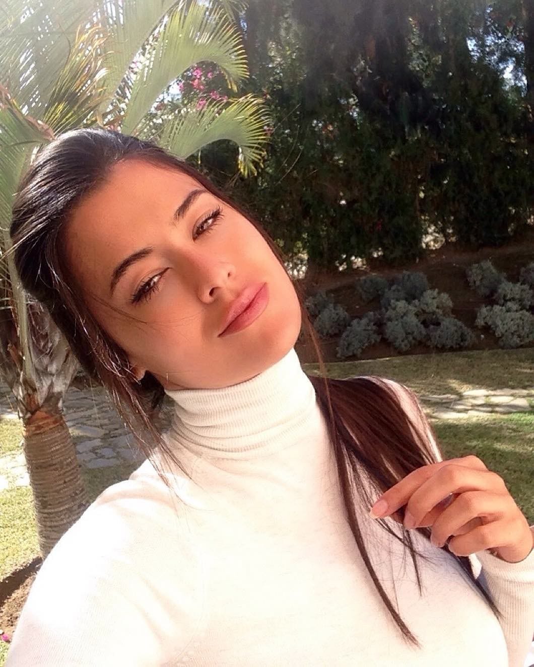 Eva Padlock taking a selfie
