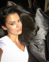 Eva Padlock taking a selfie