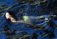 Nicole Scherzinger in a sexy bikini on a boat in Capri showing her ass and nice cleavage seen by paparazzi.












