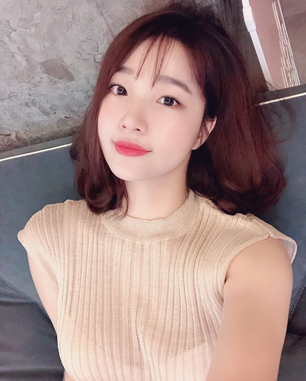 ohttomom taking a selfie