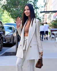 Olivia Munn braless tits pokies seen by paparazzi.



