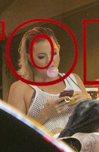 Kate Hudson looking sexy in a bikini top seen by paparazzi.


















