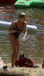 Elsa Pataky sexy ass and cleavage in a swimsuit seen by paparazzi with Chris Hemsworth.














