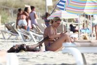 Paola Egonu caught topless at the beach with her nude boobs exposed seen by paparazzi with Francesca Piccinini and Jovana Stevanovic.



















