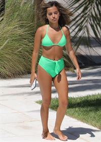 Isabela Moner sexy ass in a bikini now that she is 18 years old seen by paparazzi.
























