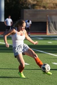 Kendra Wilkinson braless boobs showing her tits pokies seen by paparazzi playing soccer seen by paparazzi.












