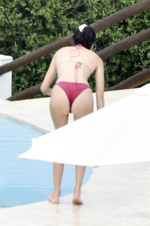 Kendall Jenner with Kourtney Kardashian sexy asses in thong bikinis seen by paparazzi.

