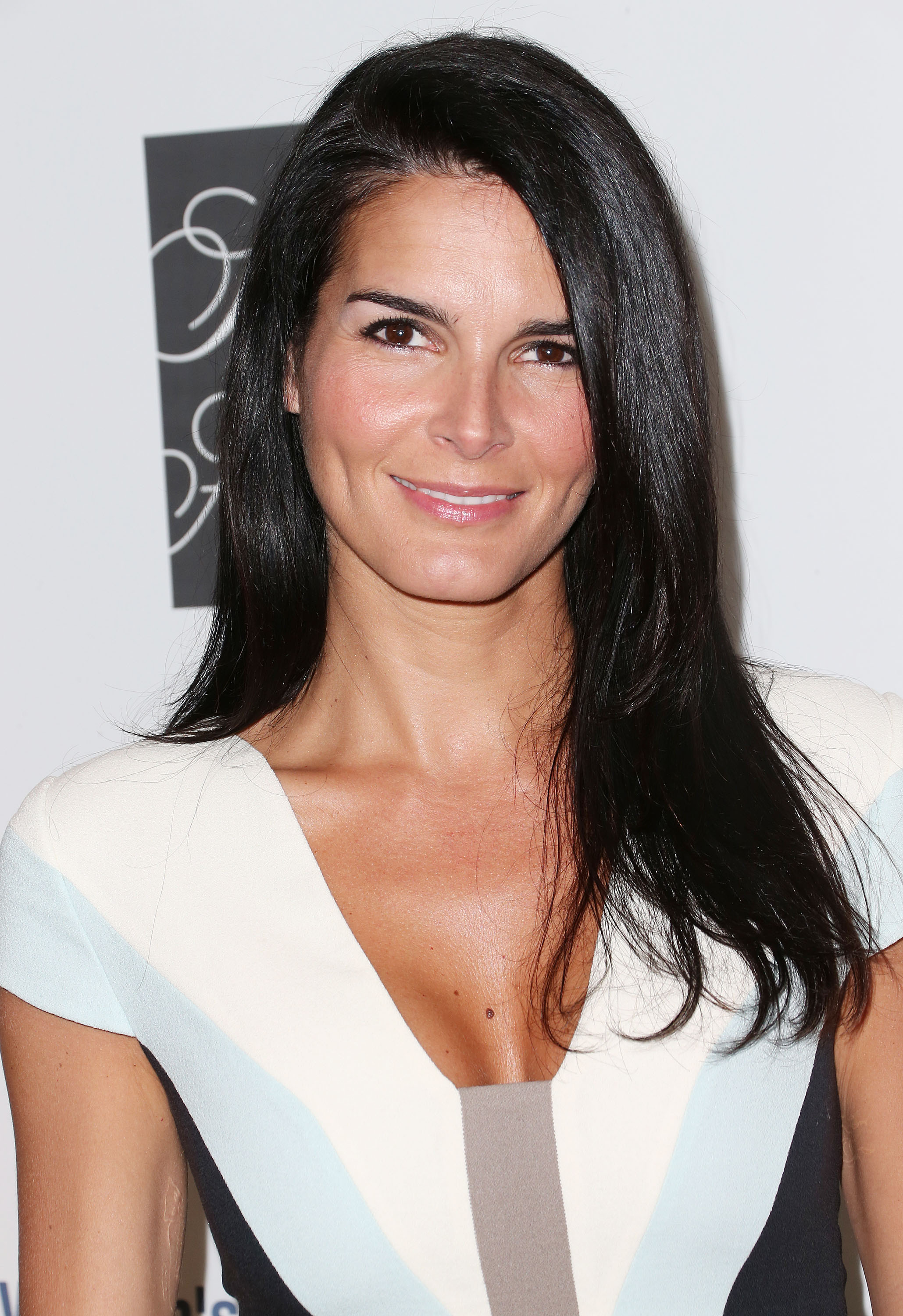 Angie Harmon