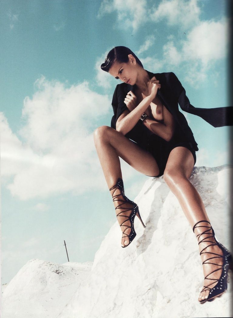 [Εικόνα: izabel-goulart-topless.jpg?w=4000&h=6000]